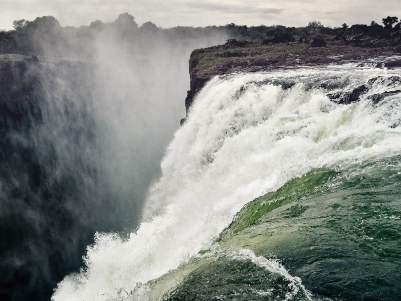 Witness the magnificent Victoria Falls on your luxury African safari