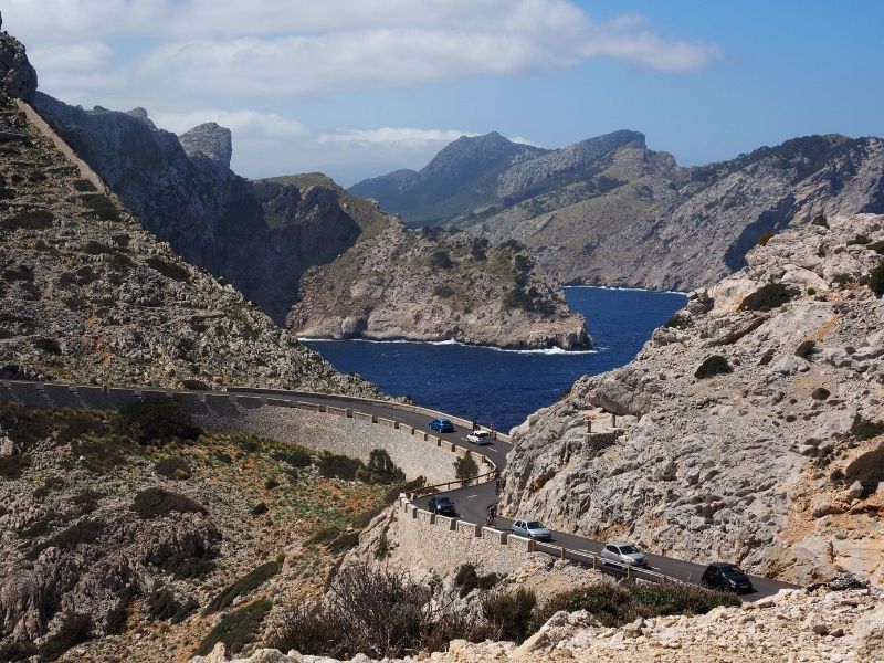 Explore the island of Mallorca in a vintage car