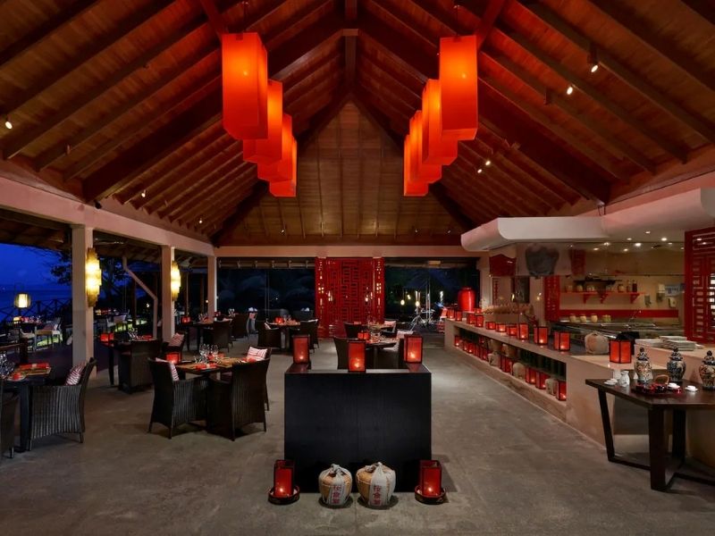 Hilton Seychelles, Restaurant