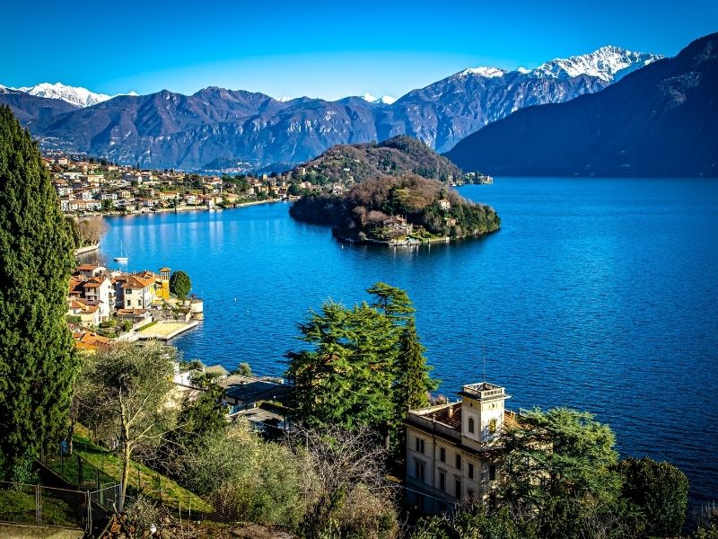 Swim in the sparkling Lake Como