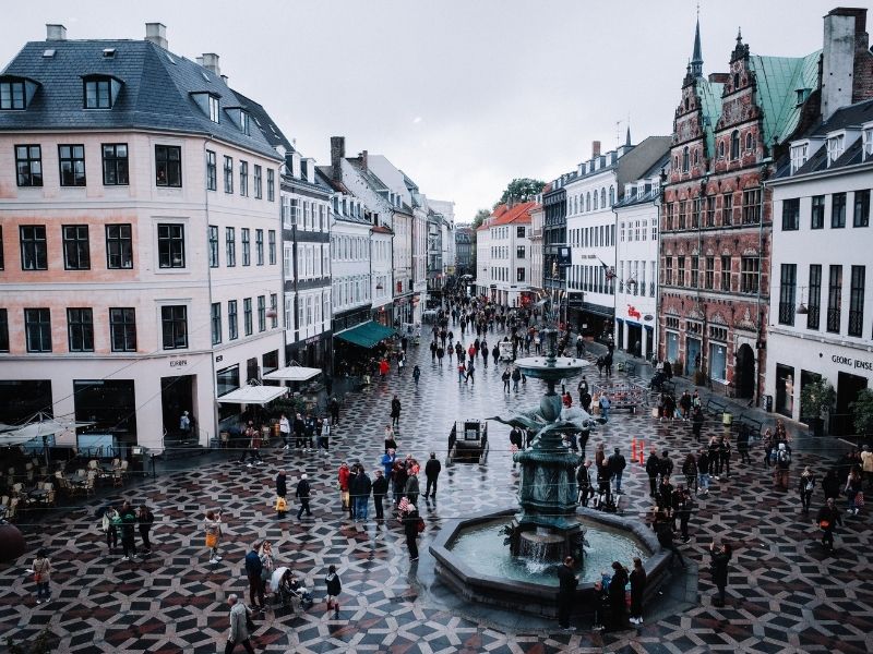 Explore Copenhagen with the help of a guide