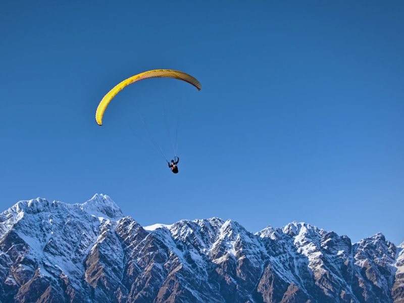 Solden-paragliding-ski-holiday