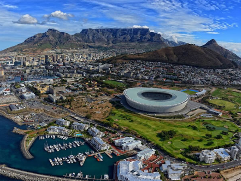Start your luxury South African holiday in Cape Town