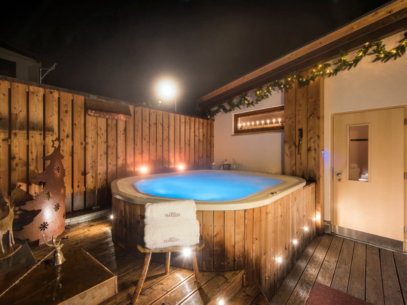 http://Chalet%20Narnia%20Jacuzzi cc