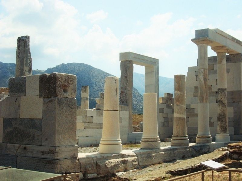 Accompanied by a historian, visit the archaeological site of Delos