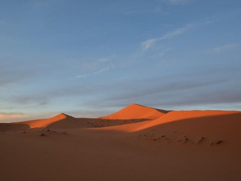 Spend one night in the Wadi Al Abiyad desert during your luxury holidays to Oman