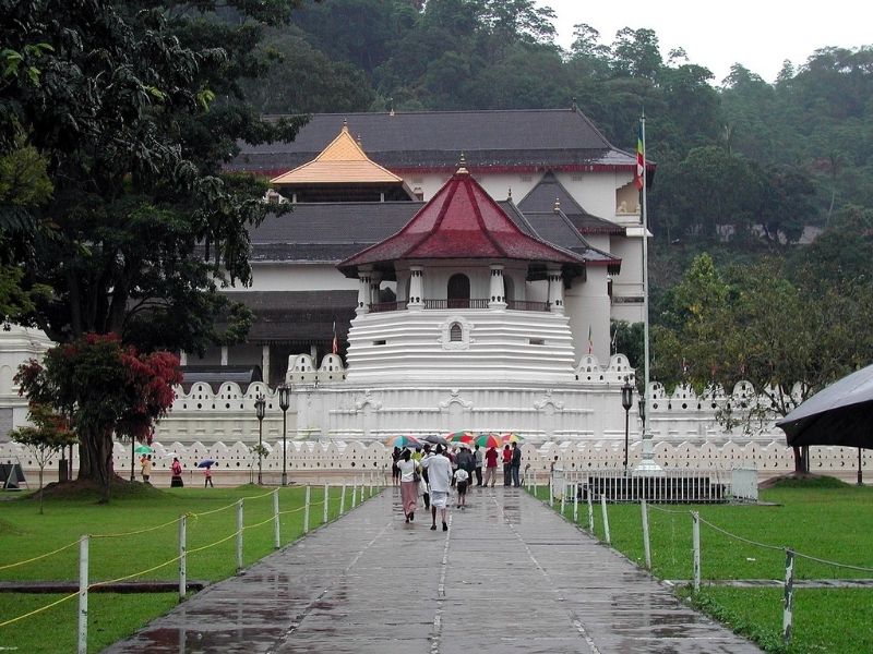 Temple of the Tooth, Kandy