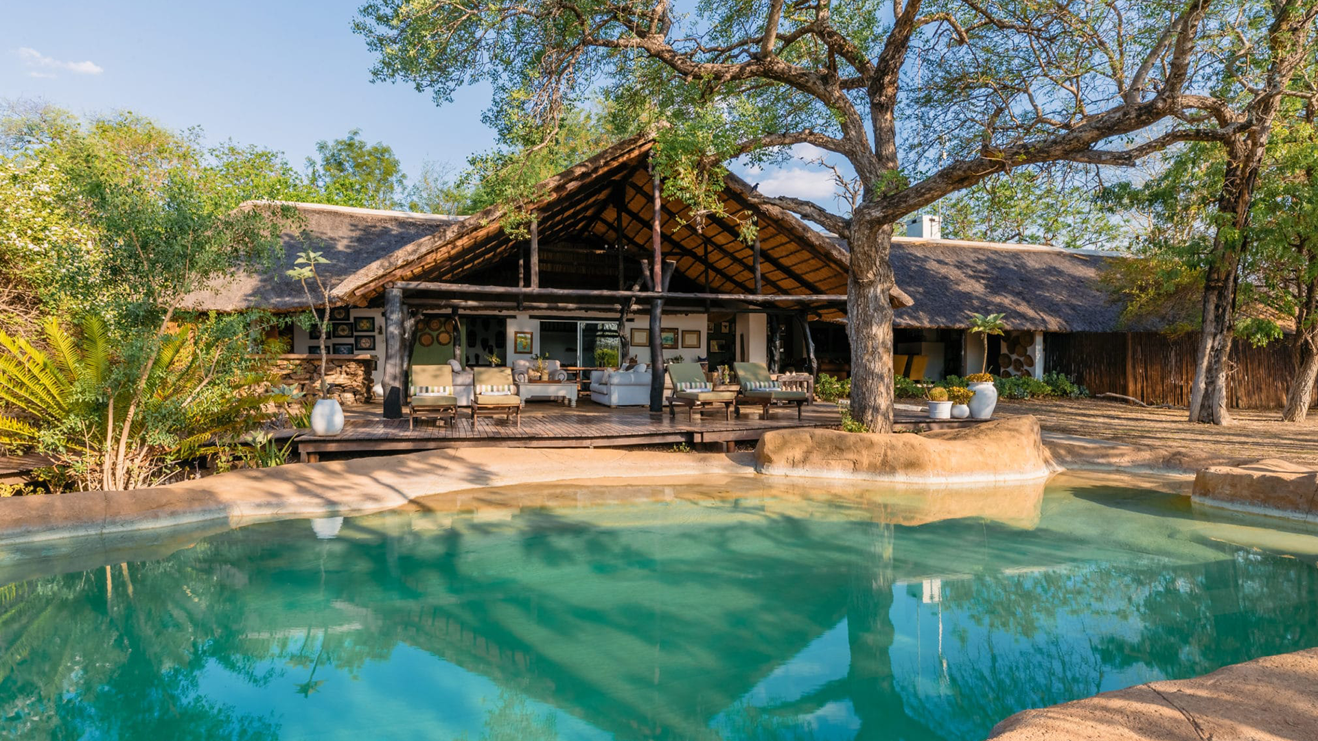 Thorny-Bush-Chapungu-Tented-Camp