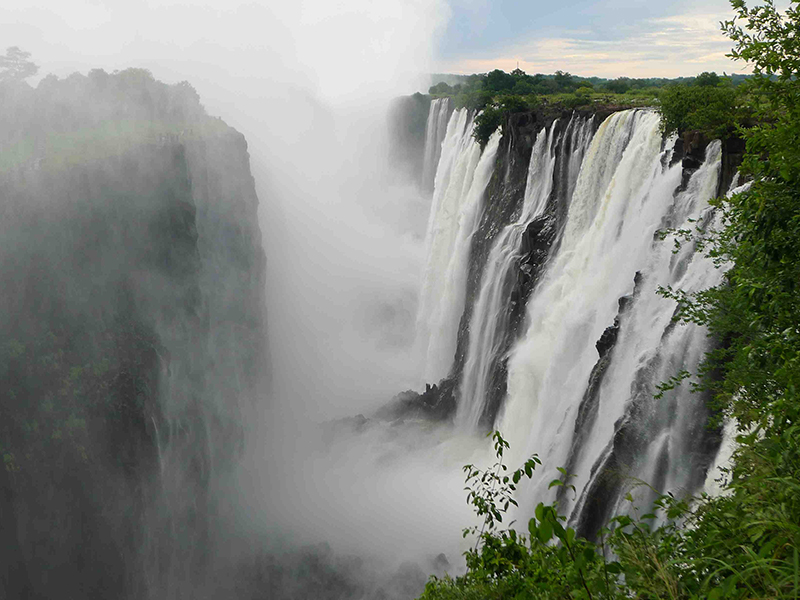 Marvel at the magnificent Victoria Falls on your luxury Zambian holiday