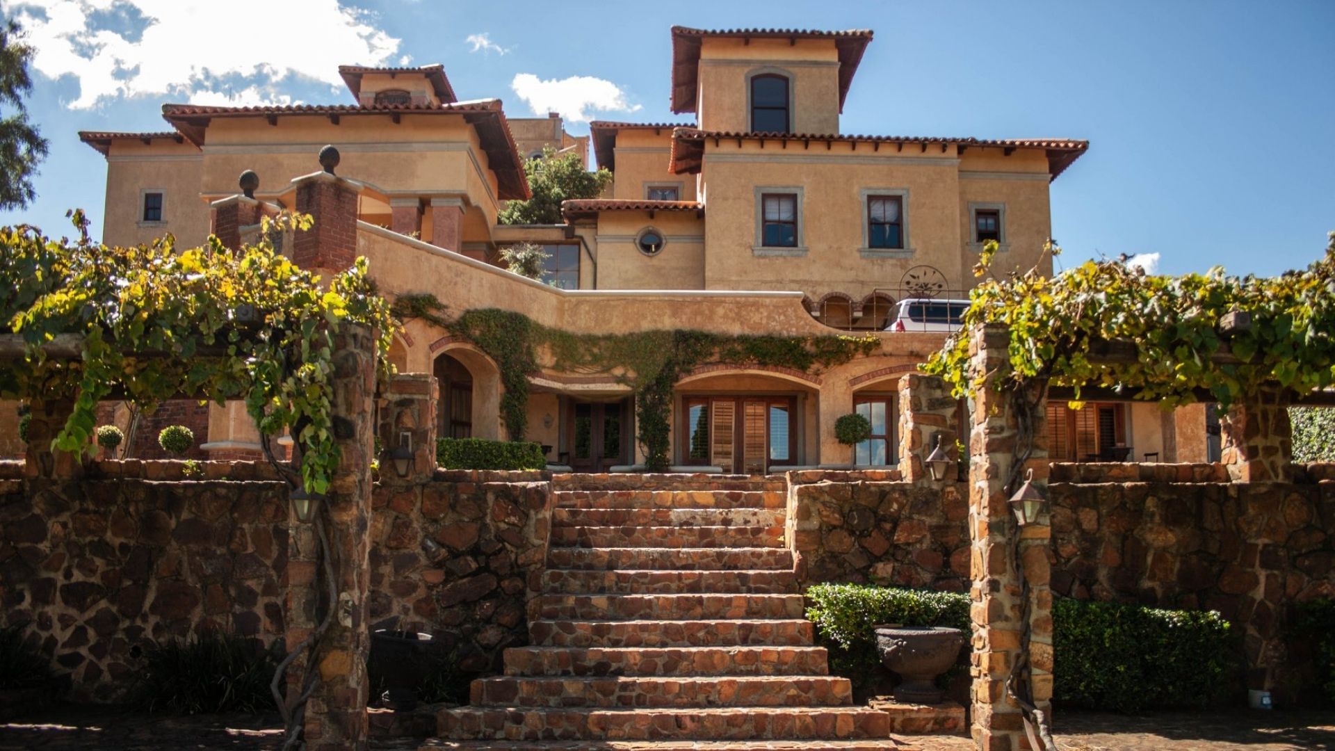 Castello di Monte, Pretoria