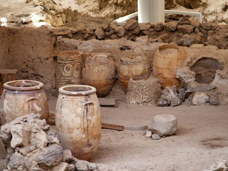 Discover ancient Akrotiri